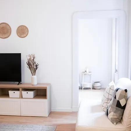 Scandi Custom 2-bdr Lejlighed *