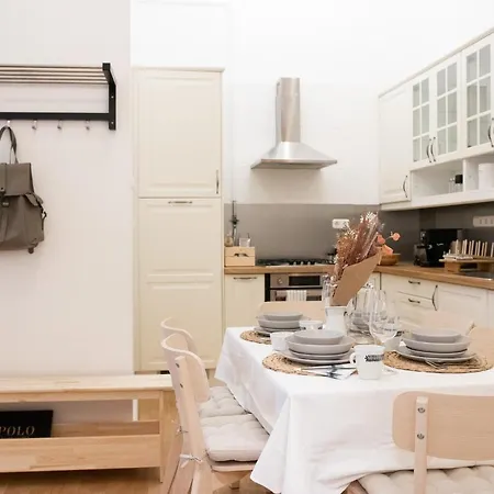 Scandi Custom 2-bdr