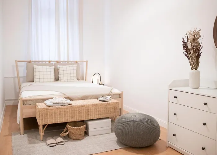 Scandi Custom 2-bdr Appartement Budapest