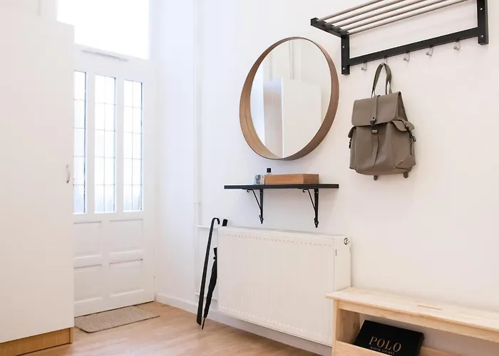 Scandi Custom 2-bdr Appartement