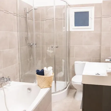 Scandi Custom 2-bdr Apartmán Budapešť